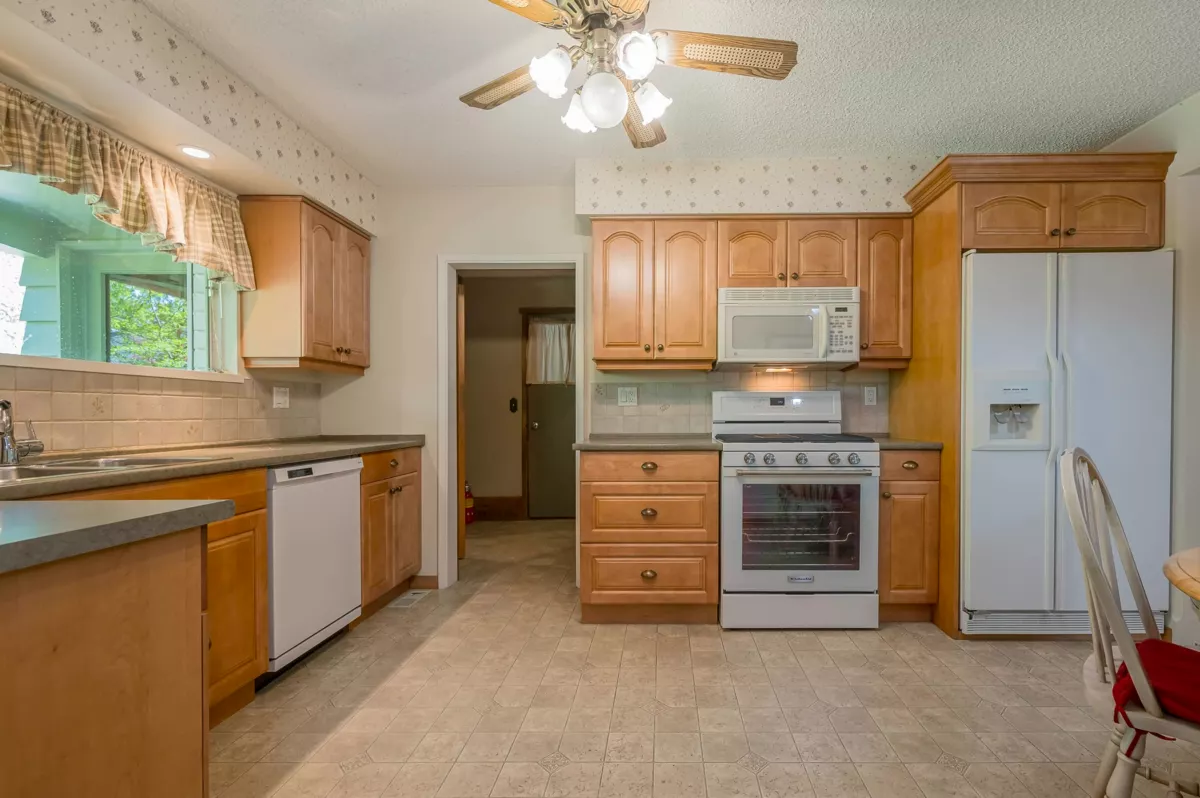Dining Area Photo of 1168 Charland Avenue, Coquitlam, BC