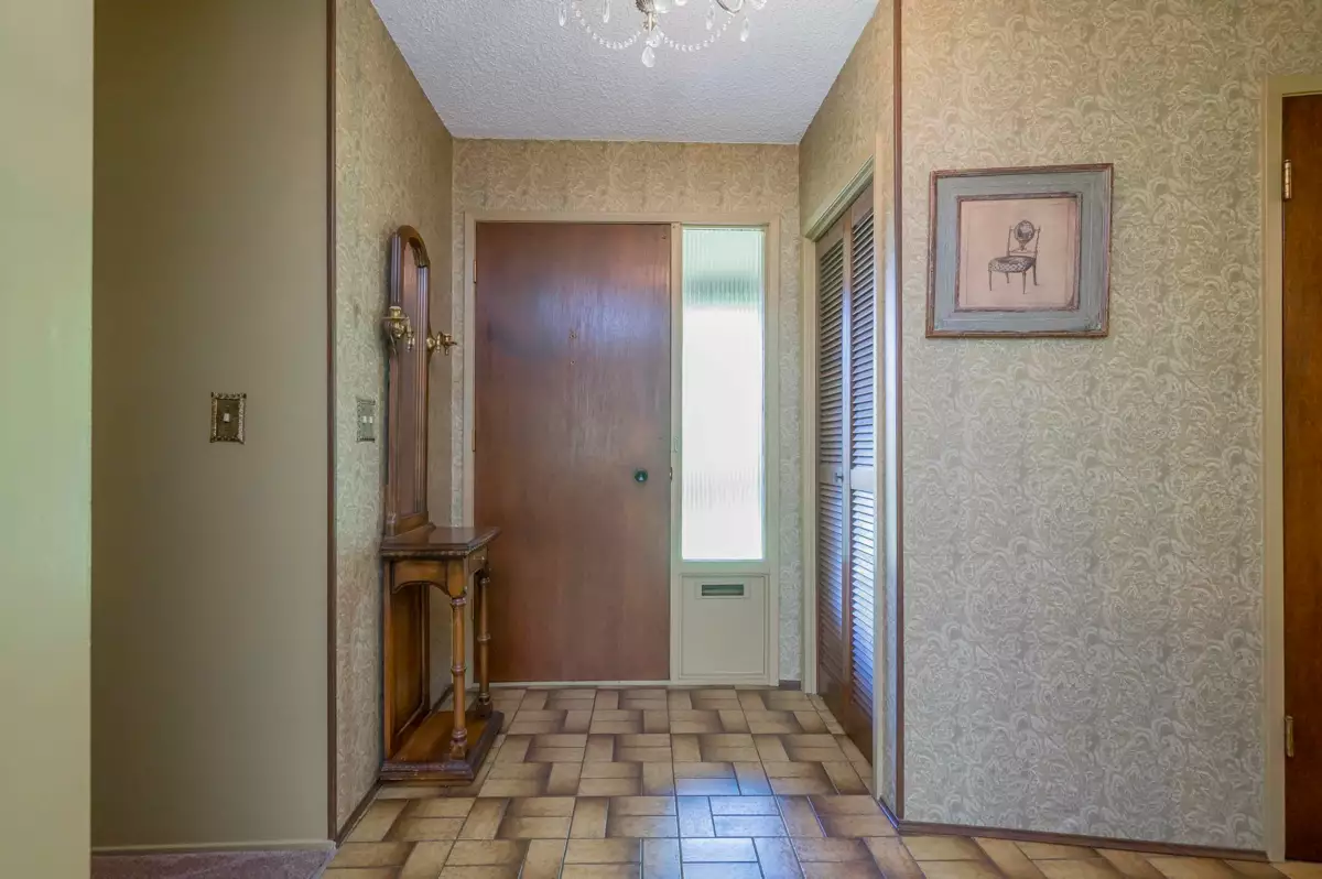 Family Room Photo of 1168 Charland Avenue, Coquitlam, BC