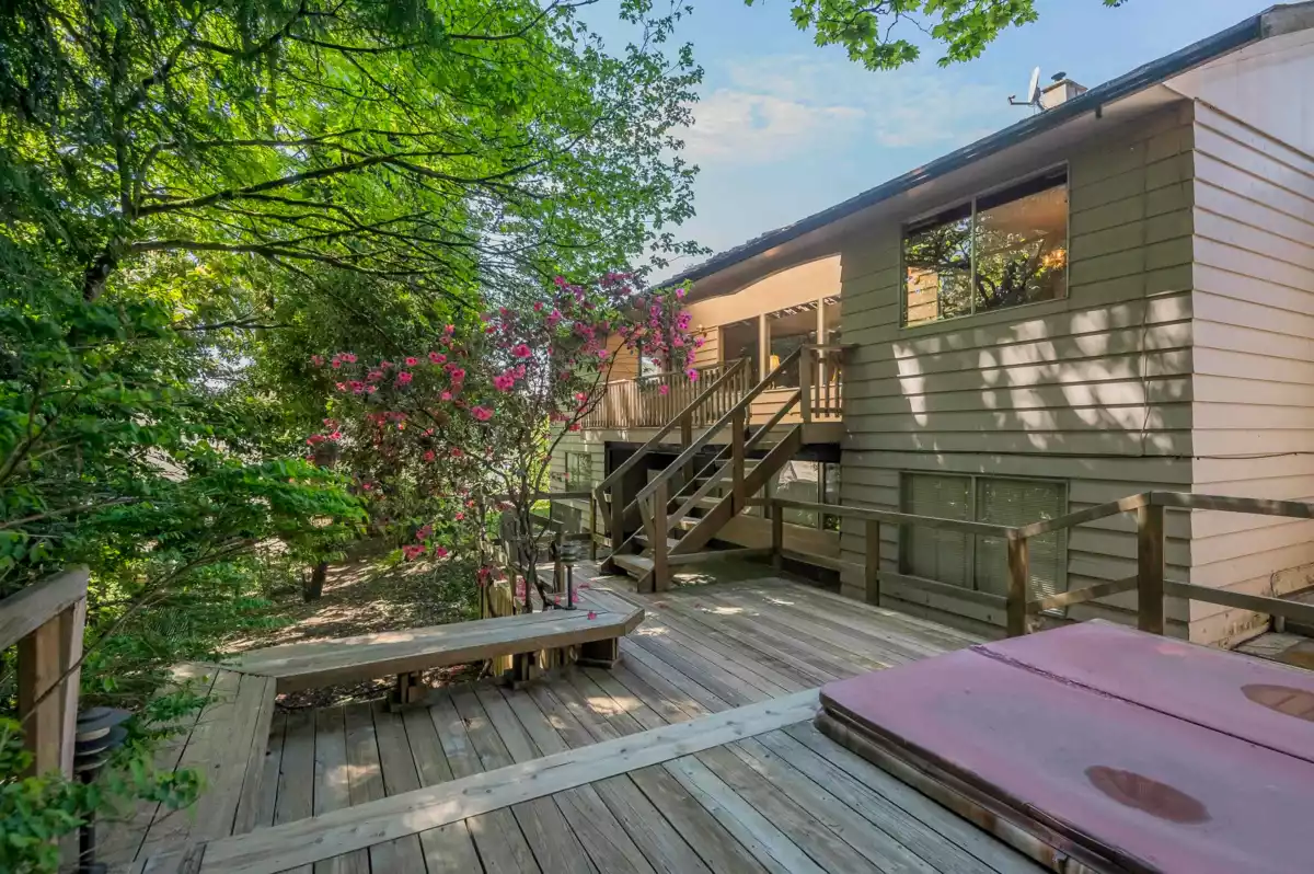 Hot Tub / Spa Photo of 1168 Charland Avenue, Coquitlam, BC