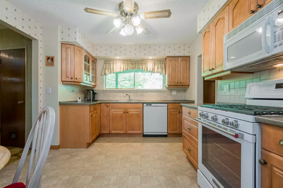 Kitchen Island Photo of 1168 Charland Avenue, Coquitlam, BC