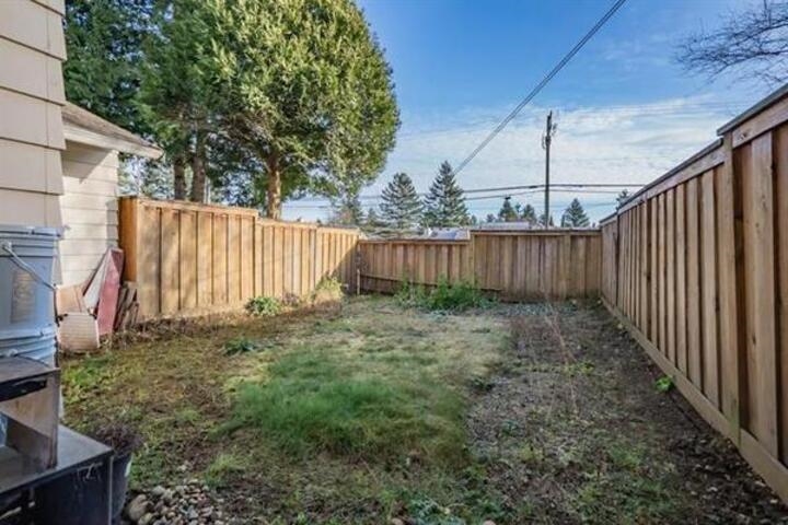 Breakfast Nook Photo of 2 3075 Trethewey Street, Abbotsford, BC