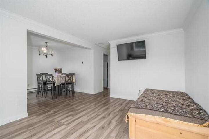 Dining Area Photo of 2 3075 Trethewey Street, Abbotsford, BC