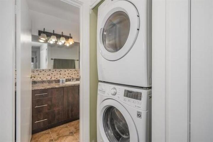 Kitchen Photo of 2 3075 Trethewey Street, Abbotsford, BC