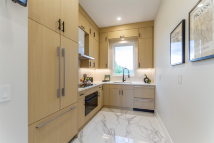 Breakfast Nook Photo of 2350 E 49th Avenue, Vancouver, BC