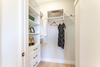Powder Room Photo of 2350 E 49th Avenue, Vancouver, BC