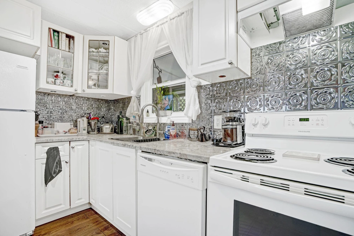 Breakfast Nook Photo of 123 6338 Vedder Road, Chilliwack, BC