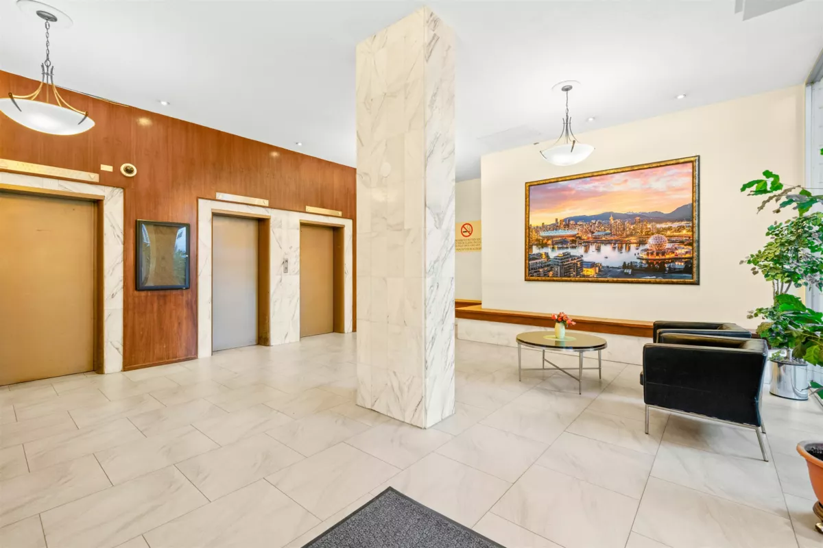 Hallway Photo of 2006 1850 Comox Street, Vancouver, BC