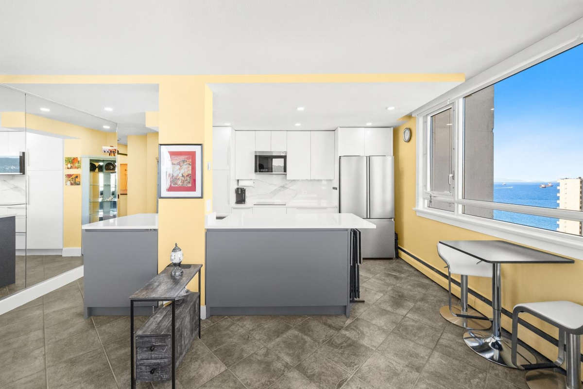 Living Room Photo of 2006 1850 Comox Street, Vancouver, BC