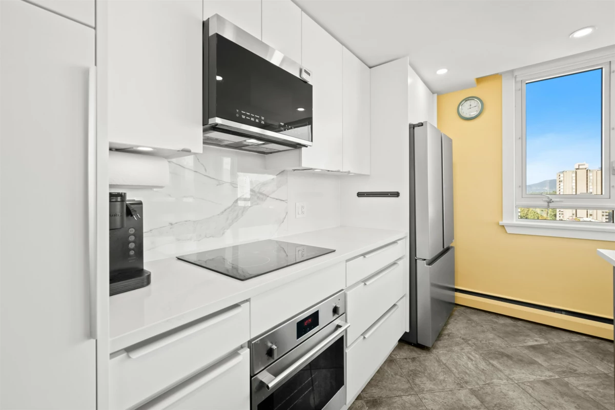 Primary Bathroom Photo of 2006 1850 Comox Street, Vancouver, BC