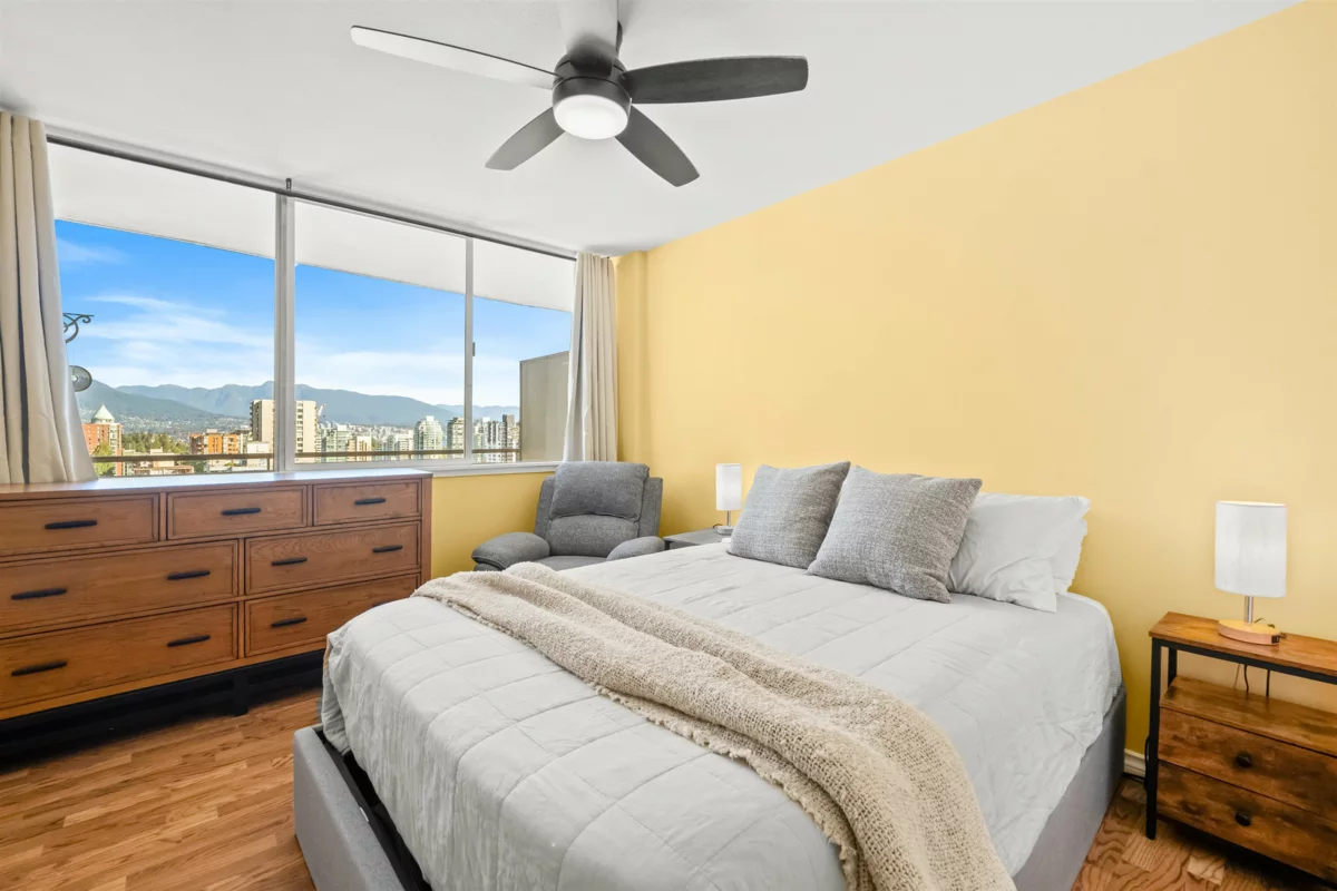 Walk-In Closet Photo of 2006 1850 Comox Street, Vancouver, BC