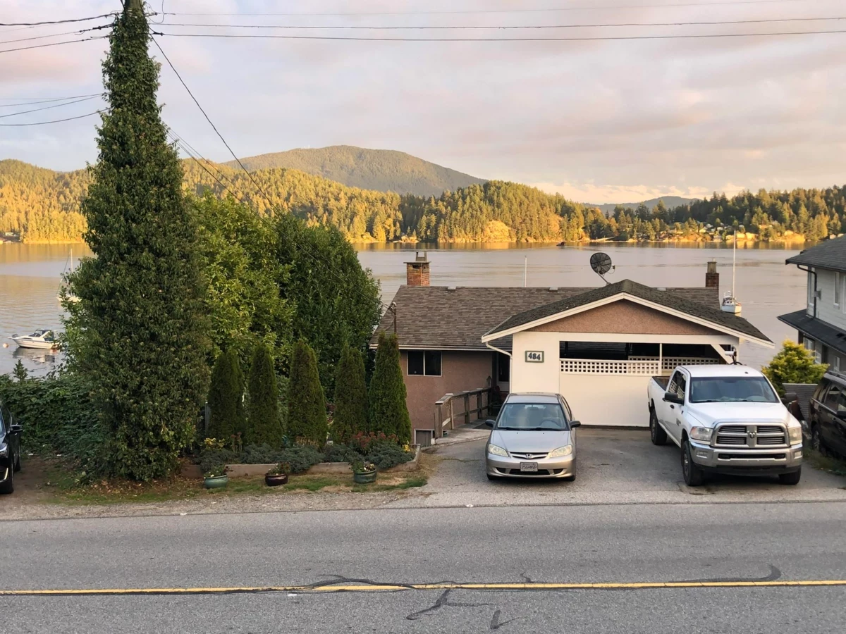 Kitchen Photo of 484 Marine Drive, Gibsons, BC