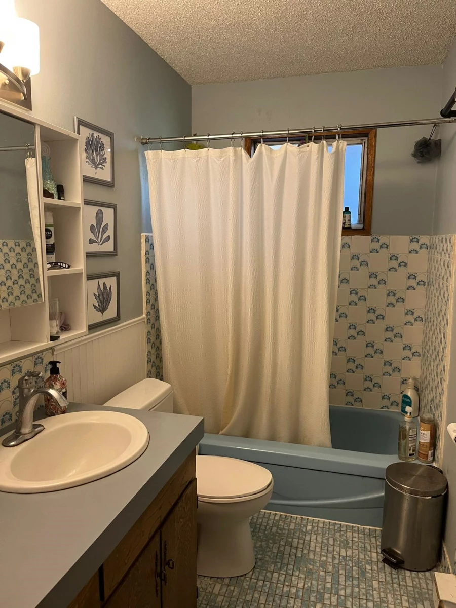 Primary Bedroom Photo of 484 Marine Drive, Gibsons, BC