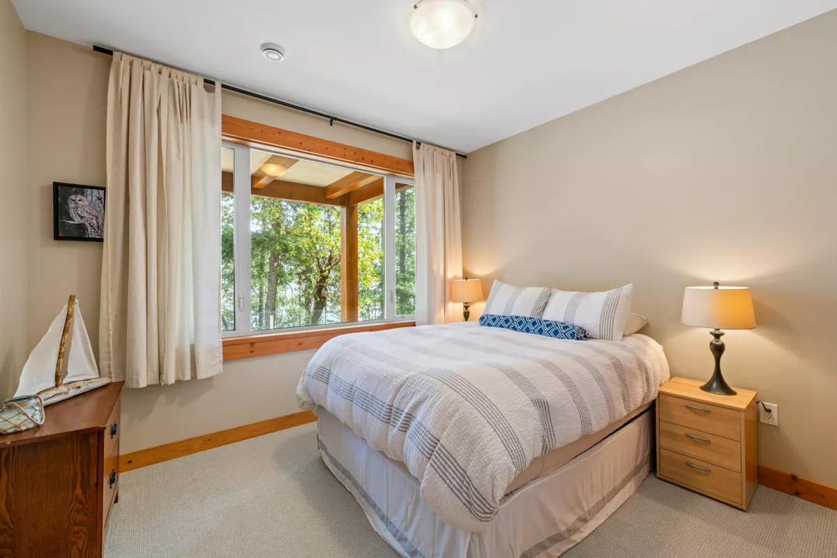 Basement Recreation Room Photo of 144 Sunrise Point Road, Galiano Island, BC