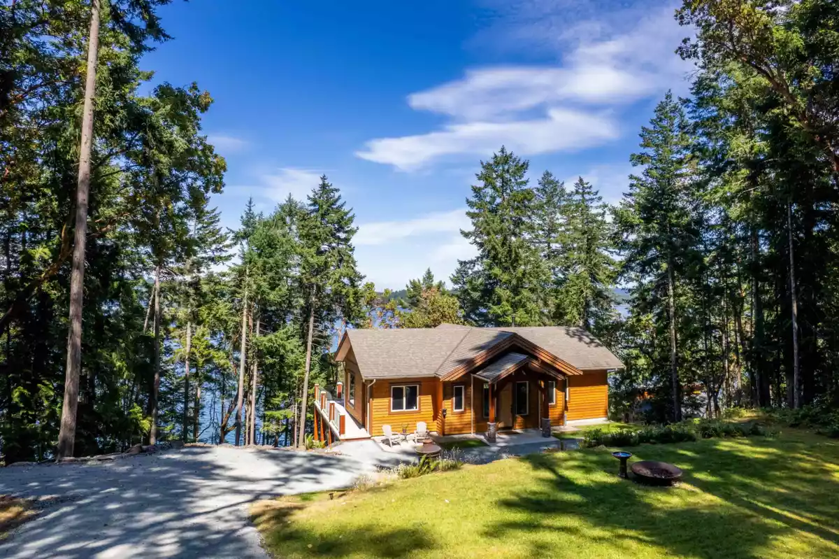 Dining Area Photo of 144 Sunrise Point Road, Galiano Island, BC
