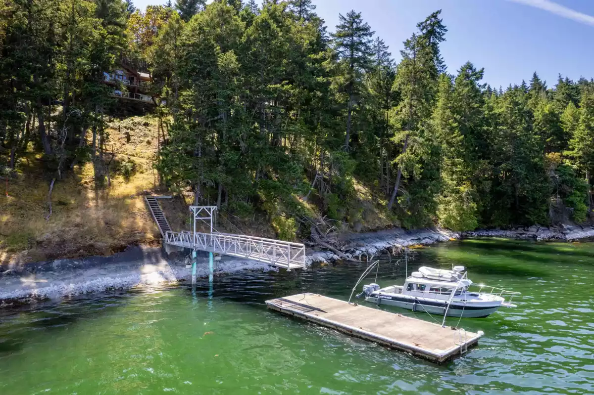 Kitchen Island Photo of 144 Sunrise Point Road, Galiano Island, BC