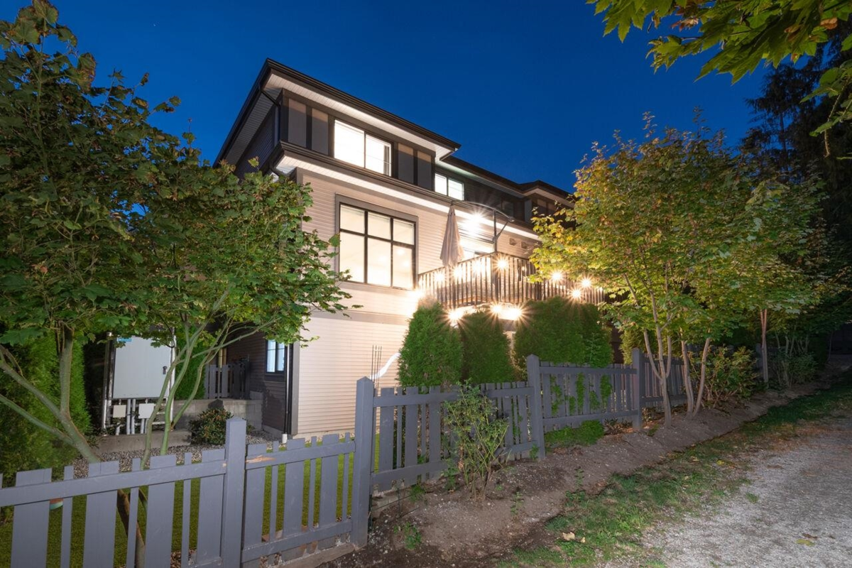 Swimming Pool Photo of 23 3306 Princeton Avenue, Coquitlam, BC