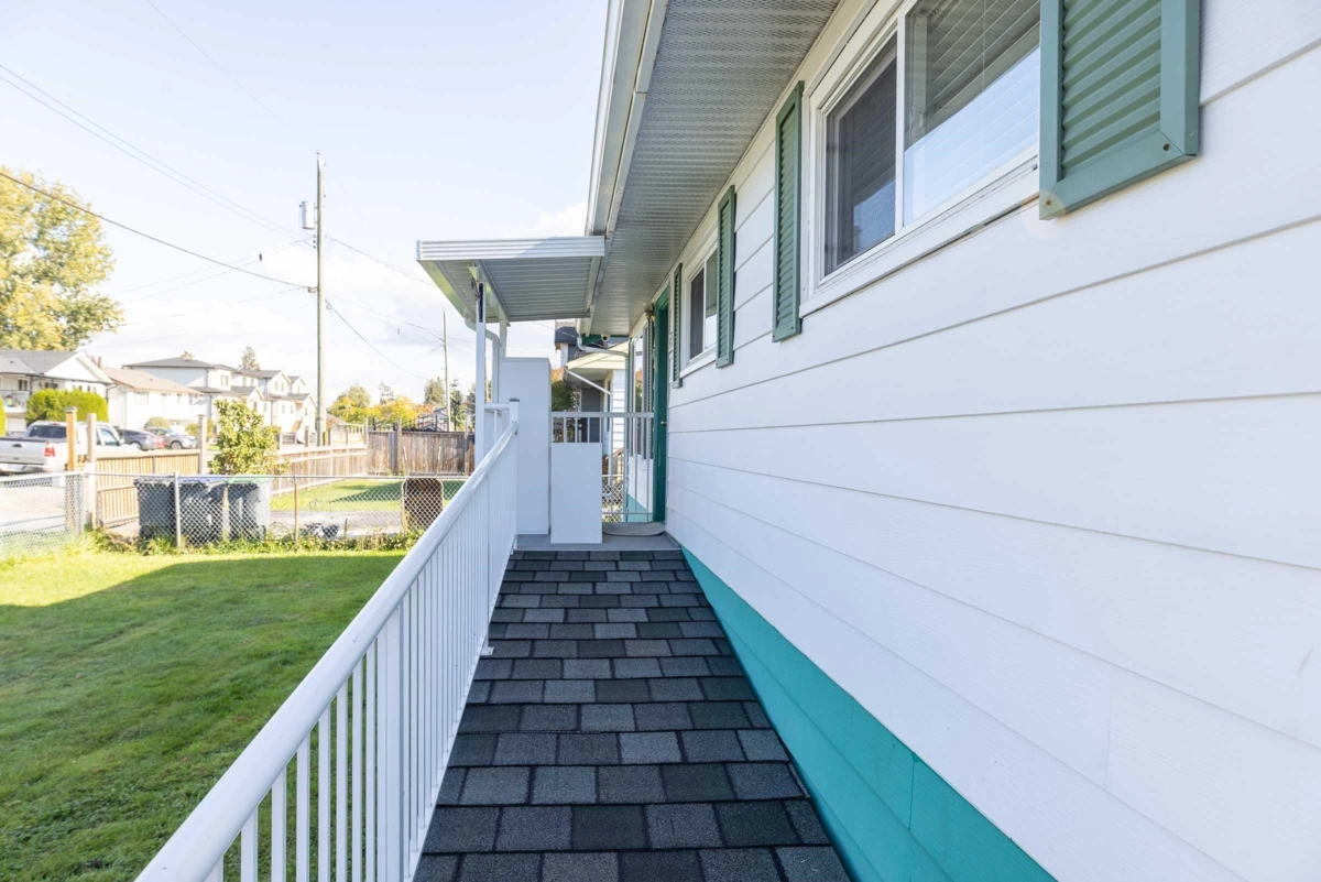 Garden / Landscaping Photo of 12598 113 Avenue, Surrey, BC