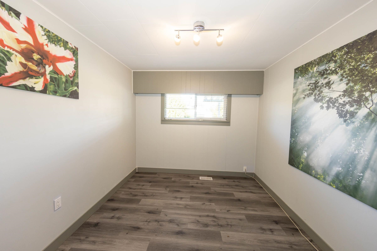 Guest Bathroom Photo of 12598 113 Avenue, Surrey, BC