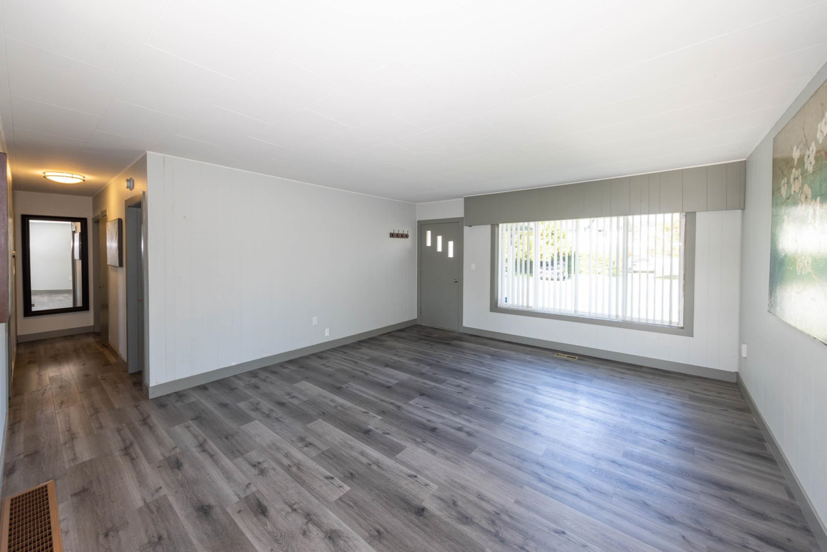 Kitchen Island Photo of 12598 113 Avenue, Surrey, BC
