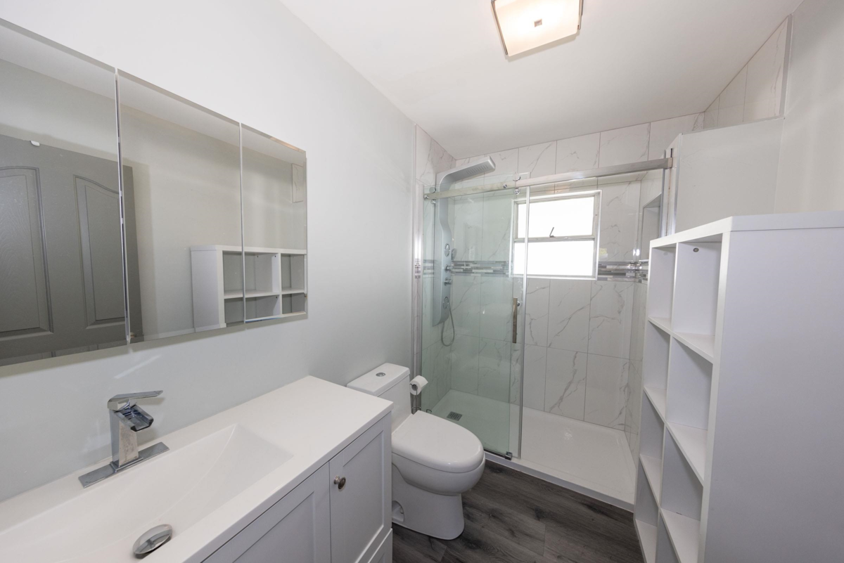 Mudroom Photo of 12598 113 Avenue, Surrey, BC