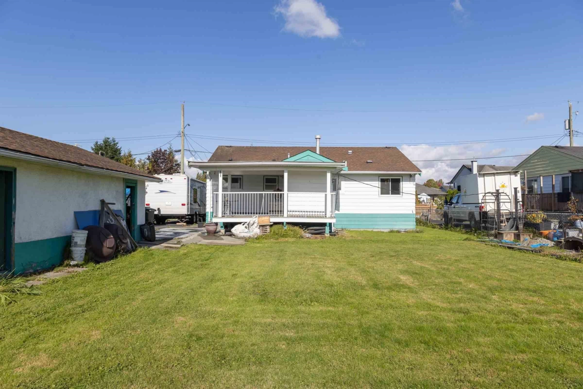 Outdoor Deck Photo of 12598 113 Avenue, Surrey, BC