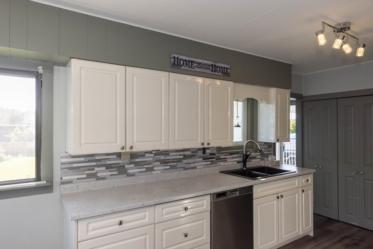 Primary Bathroom Photo of 12598 113 Avenue, Surrey, BC