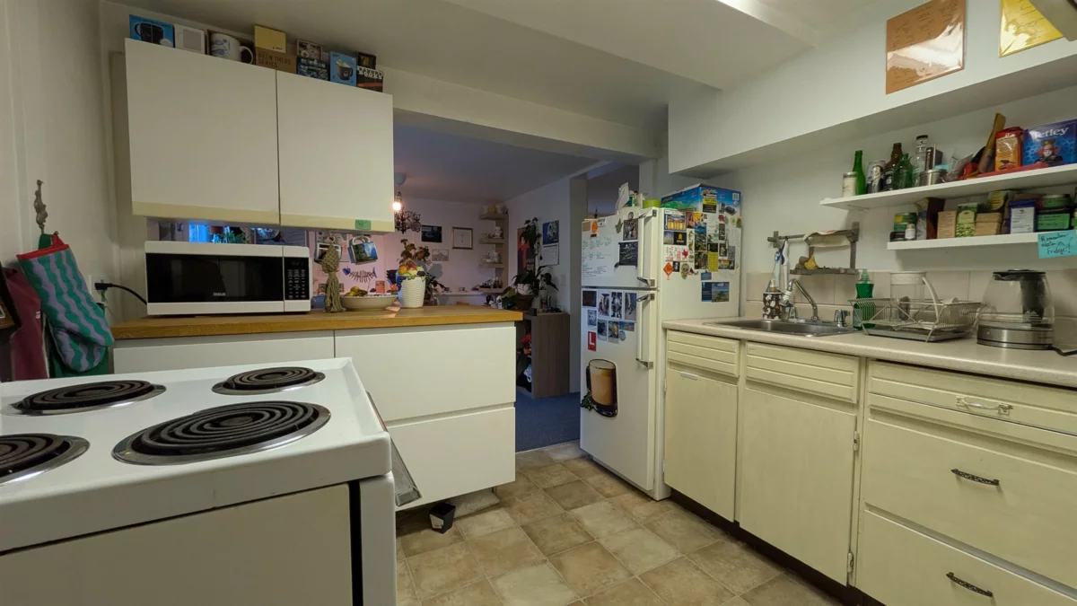 Powder Room Photo of 345 W 11th Avenue, Vancouver, BC