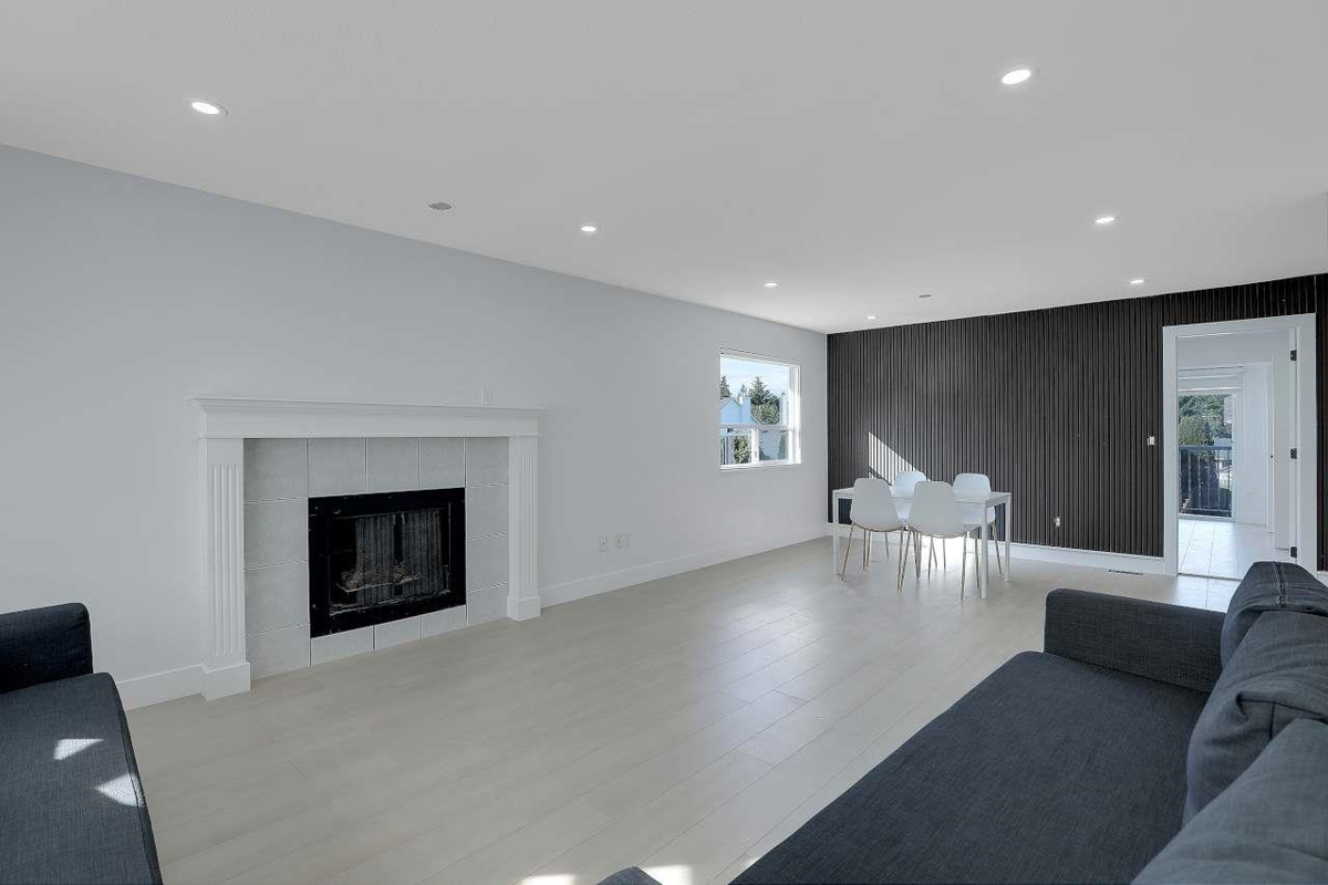 Breakfast Nook Photo of 1876 King George Boulevard, Surrey, BC