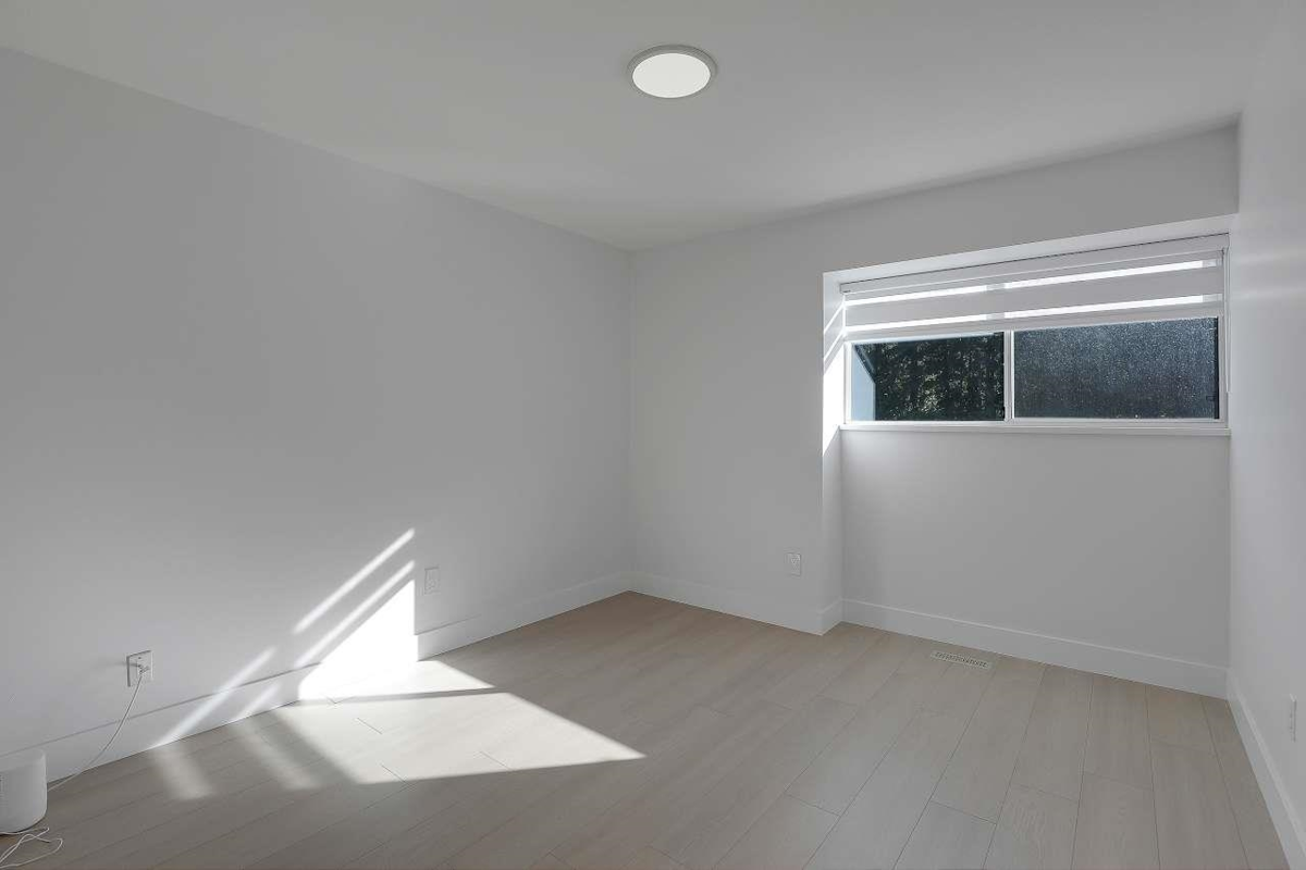 Loft / Bonus Room Photo of 1876 King George Boulevard, Surrey, BC