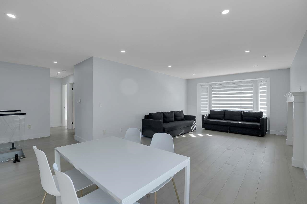 Walk-In Closet Photo of 1876 King George Boulevard, Surrey, BC