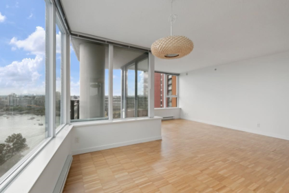 1902 33 Smithe Street, Vancouver, BC