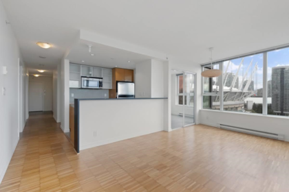 Kitchen Island Photo of 1902 33 Smithe Street, Vancouver, BC