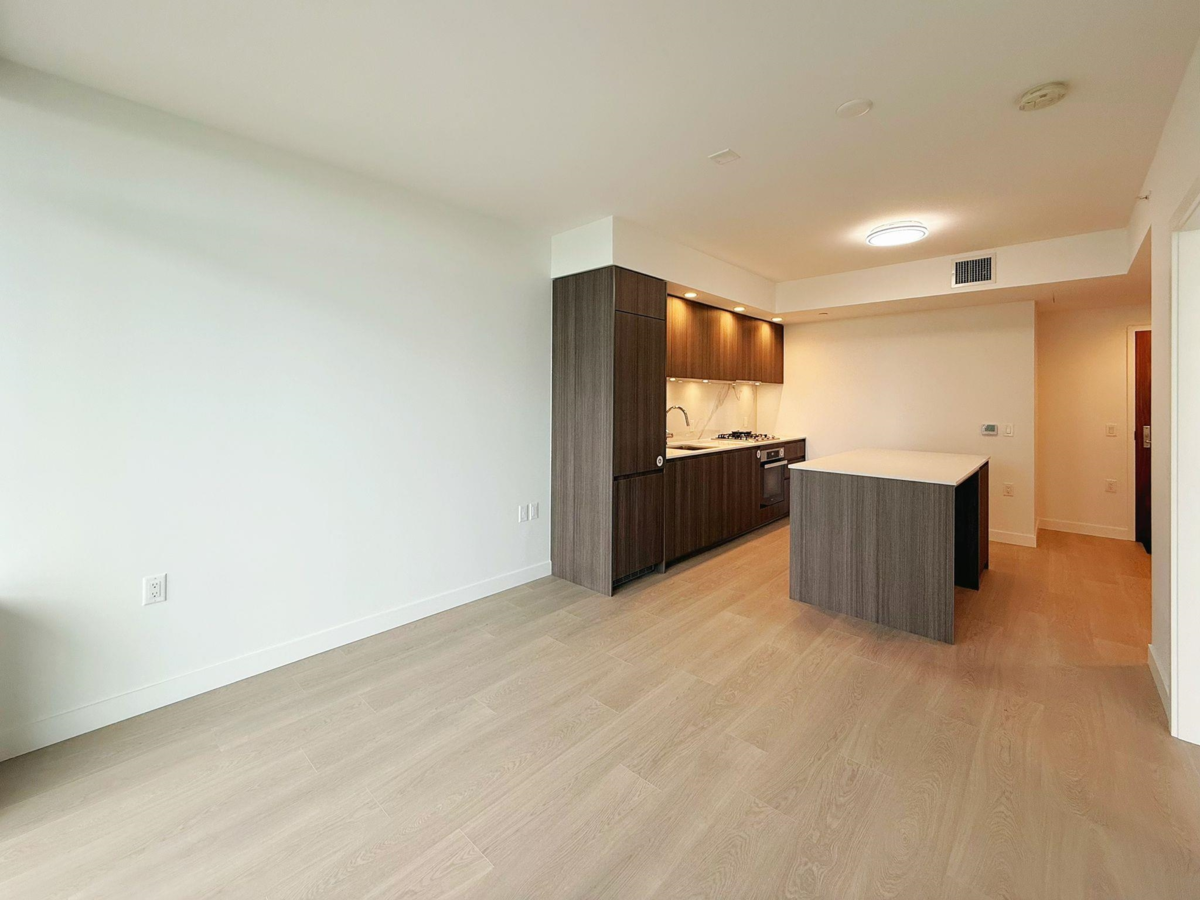 Family Room Photo of 2008 6537 Telford Avenue, Burnaby, BC