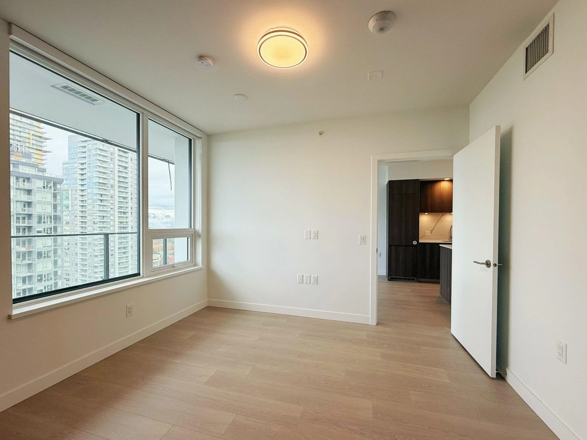 Kitchen Island Photo of 2008 6537 Telford Avenue, Burnaby, BC