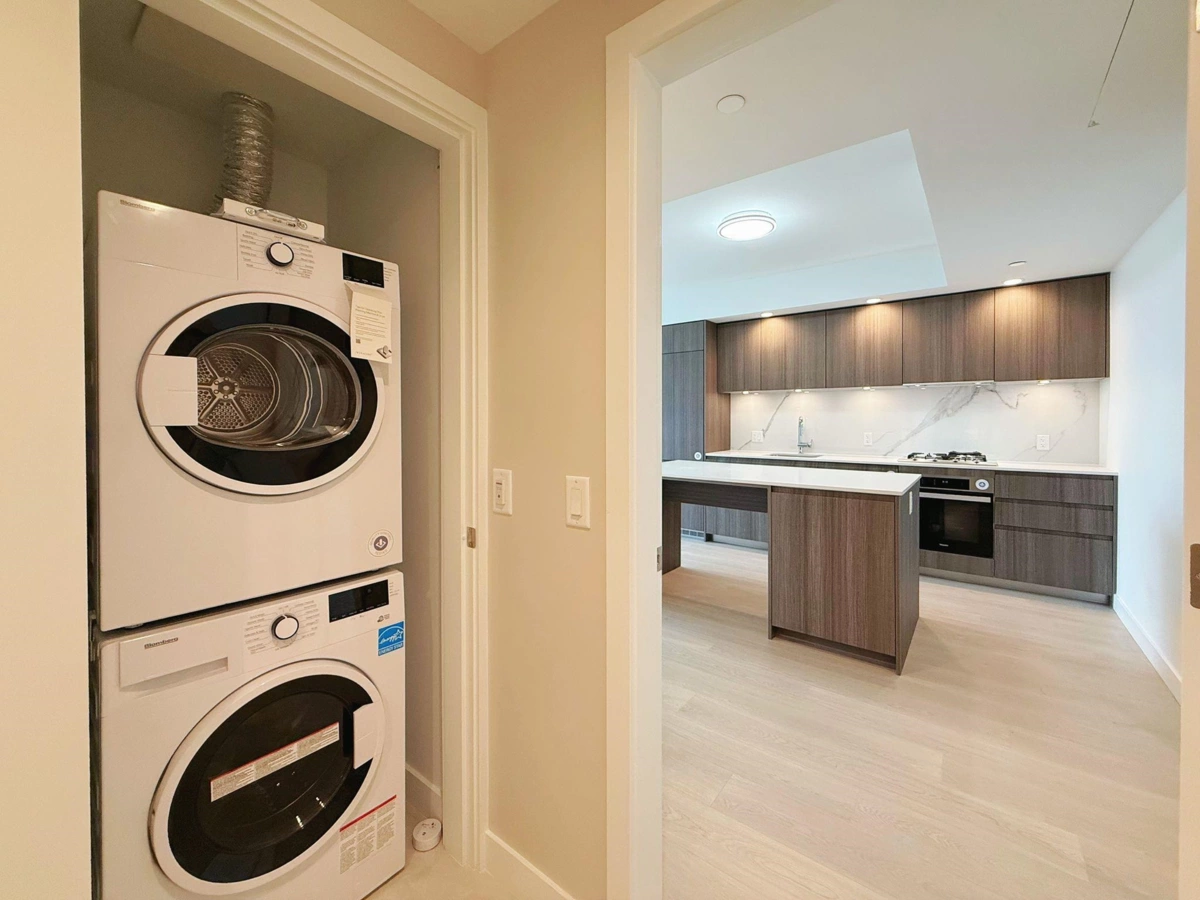 Primary Bathroom Photo of 2008 6537 Telford Avenue, Burnaby, BC