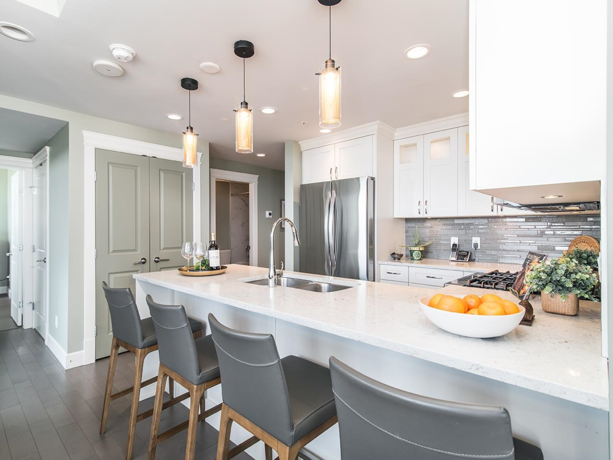 Kitchen Photo of 1506 2180 Gladwin Road, Abbotsford, BC