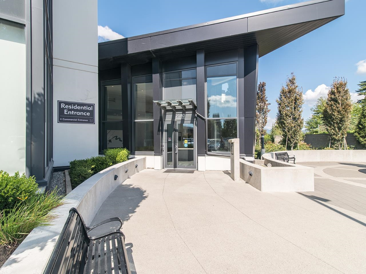 Living Room Photo of 1506 2180 Gladwin Road, Abbotsford, BC