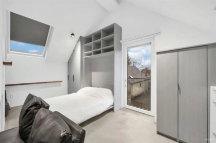 Walk-In Closet Photo of 3 829 Keefer Street, Vancouver, BC