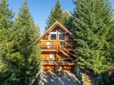 6252 Bishop Way, Whistler, BC, Whistler — Single Family Residence for sale
