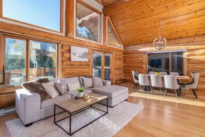 6252 Bishop Way, Whistler, BC, Whistler — Single Family Residence for sale