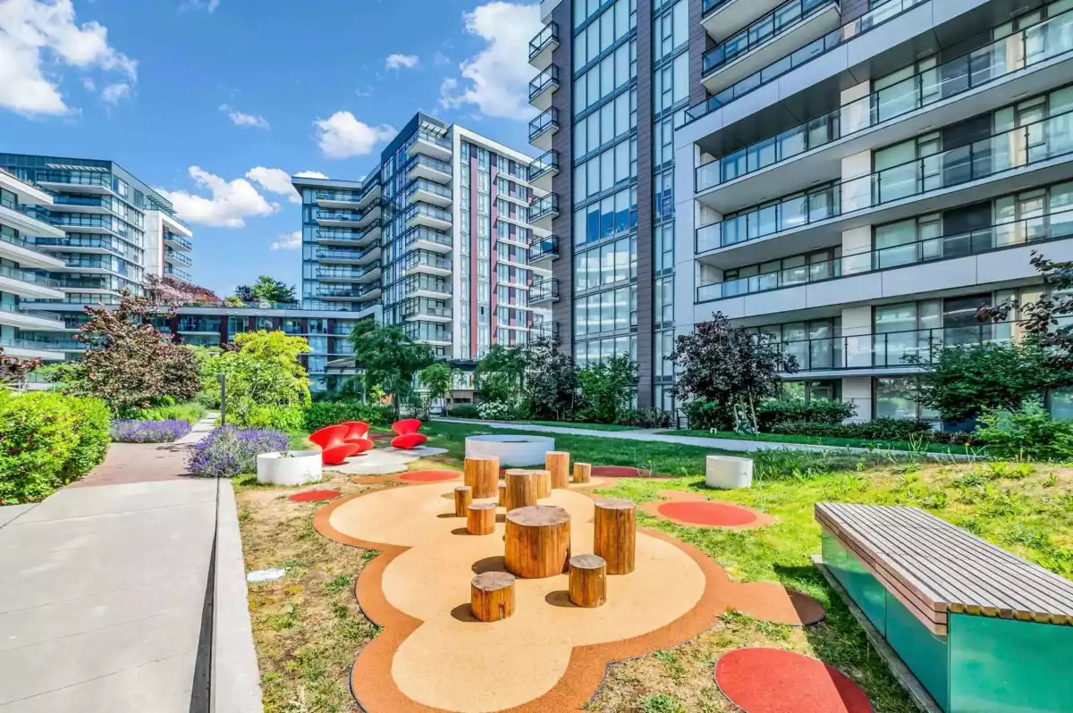 Backyard Photo of 912 8160 Mcmyn Way, Richmond, BC