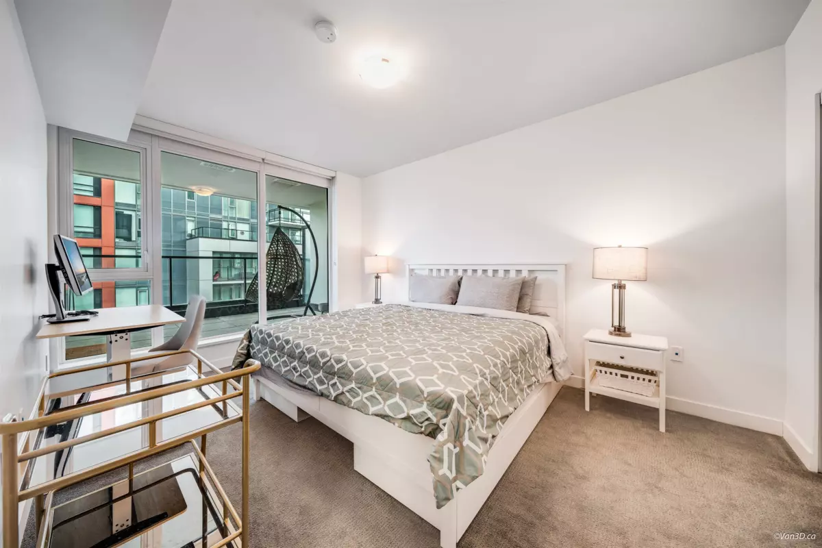 Kitchen Island Photo of 912 8160 Mcmyn Way, Richmond, BC