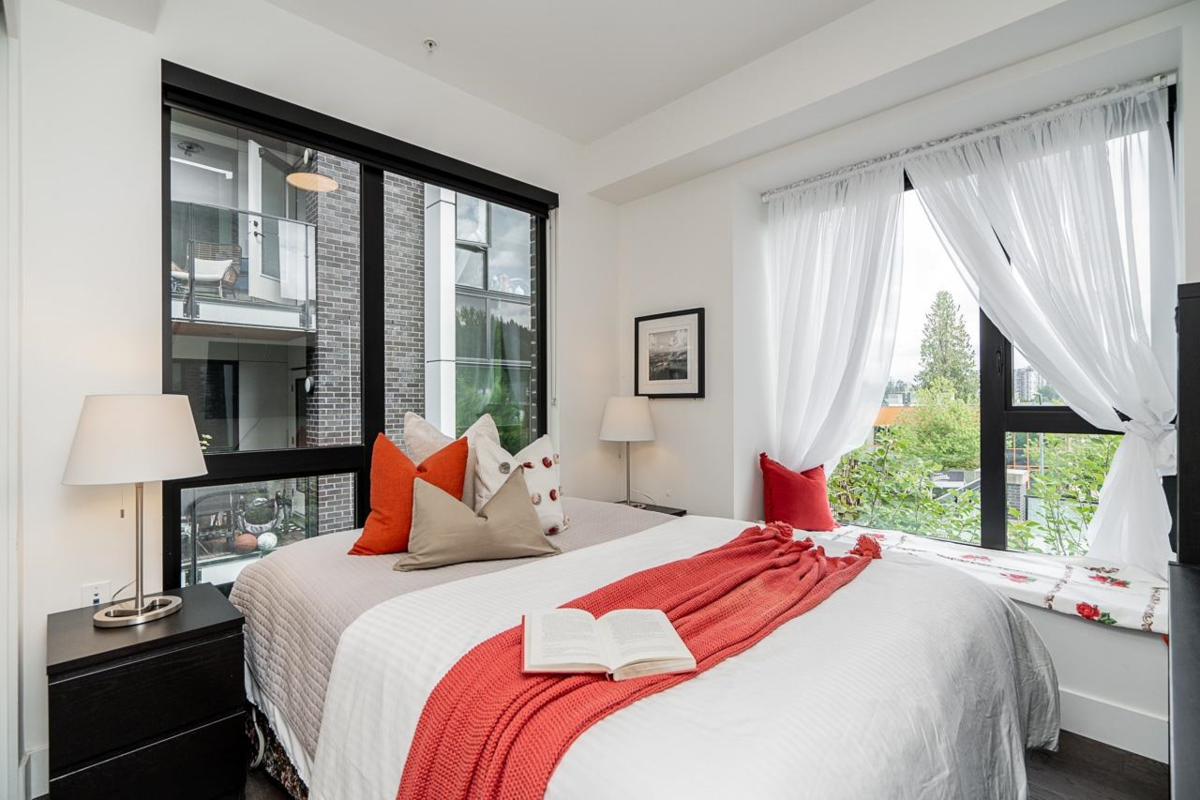 Guest Bathroom Photo of 1 83 Moody Street, Port Moody, BC