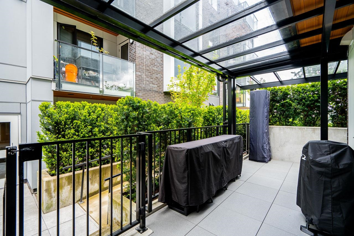 Living Room Photo of 1 83 Moody Street, Port Moody, BC