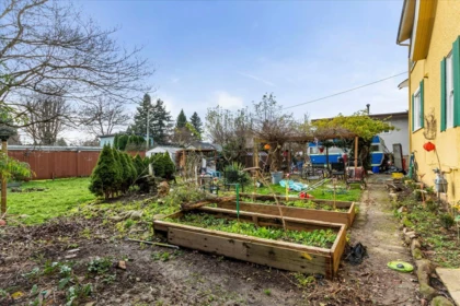 Garden / Landscaping Photo of 9665 Williams Street, Chilliwack, BC