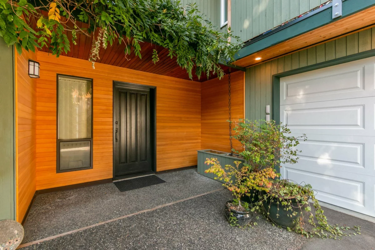 Dining Area Photo of 45 Sweetwater Place, Lions Bay, BC