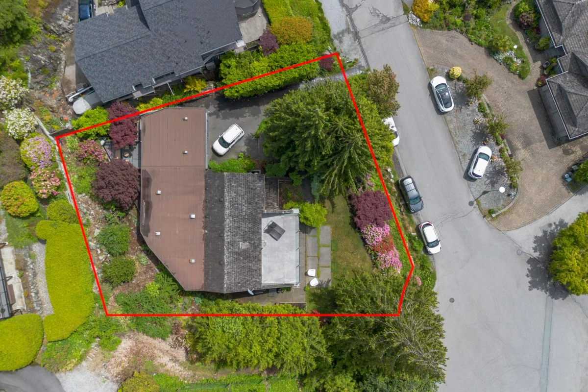 Front Yard Photo of 45 Sweetwater Place, Lions Bay, BC