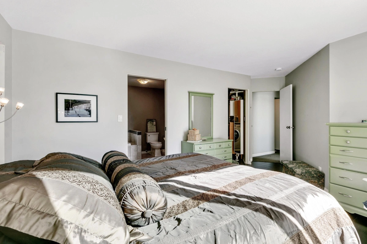 Powder Room Photo of 45 Sweetwater Place, Lions Bay, BC