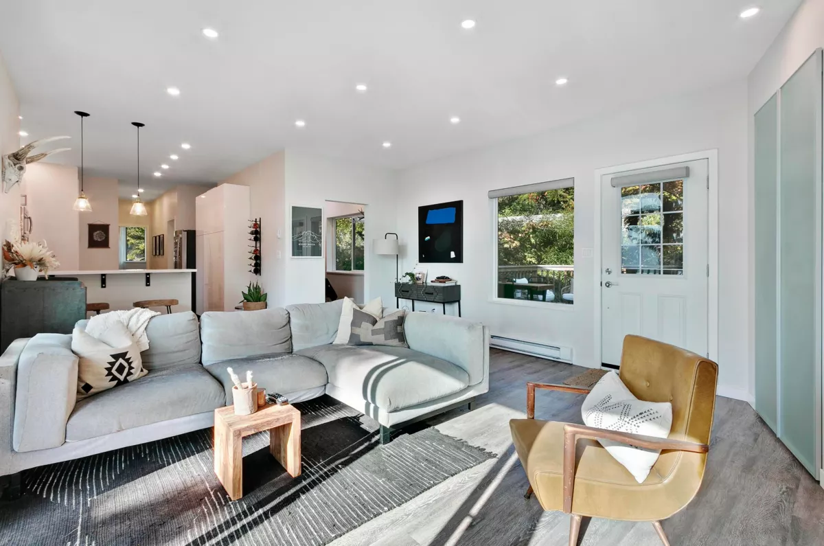 Swimming Pool Photo of 45 Sweetwater Place, Lions Bay, BC