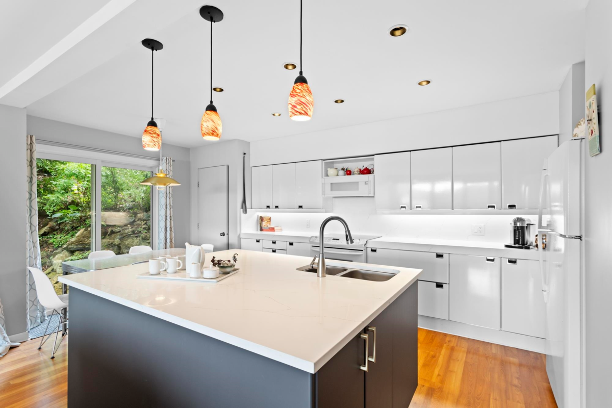 Walk-In Closet Photo of 45 Sweetwater Place, Lions Bay, BC